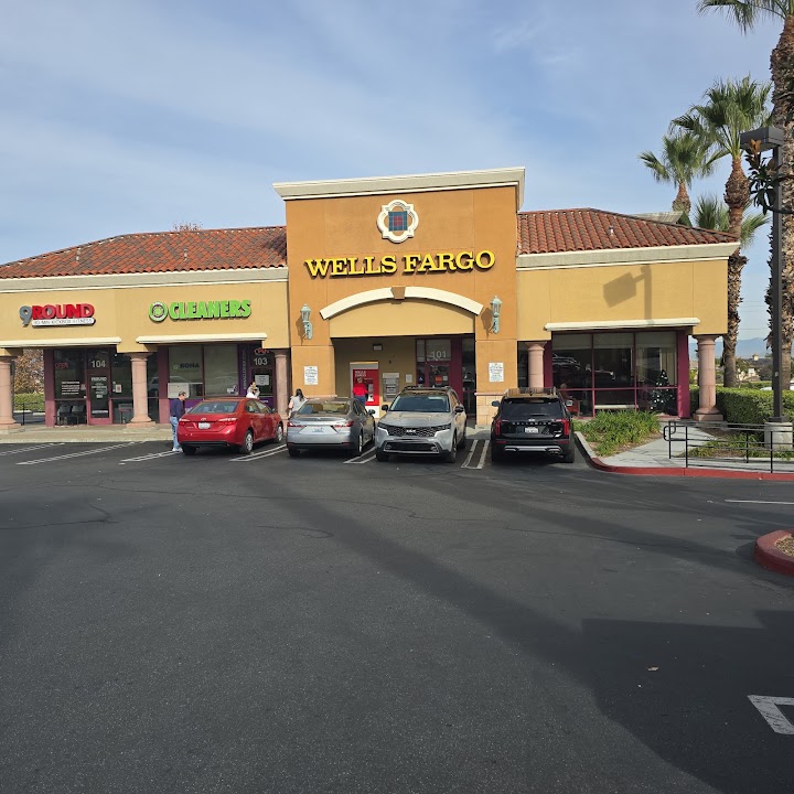 Kona Cleaners storefront photo from Google