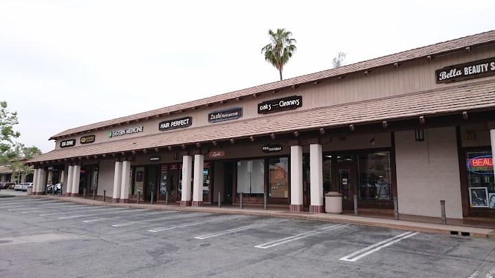 Oaks Cleaners storefront photo from Google