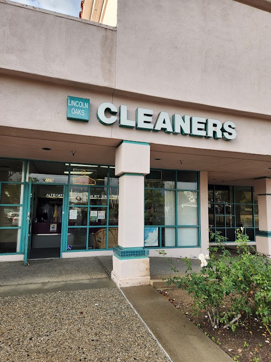 Lincoln Oaks Cleaners storefront photo from Google