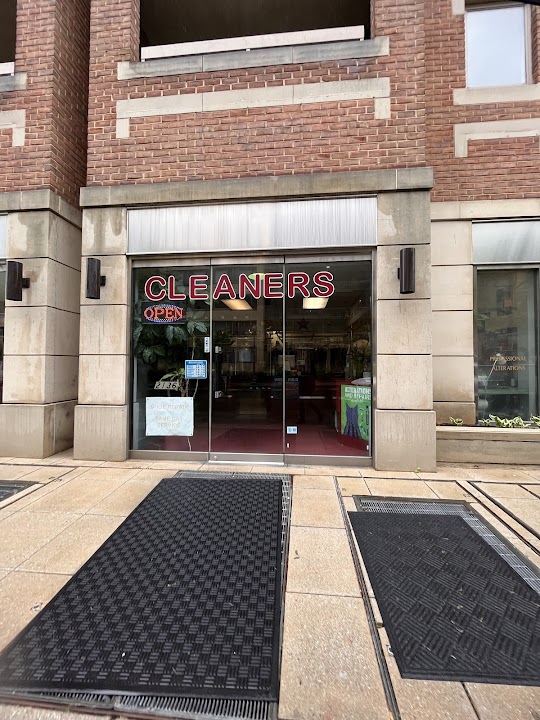 Gold Star Dry Cleaners storefront photo from Google