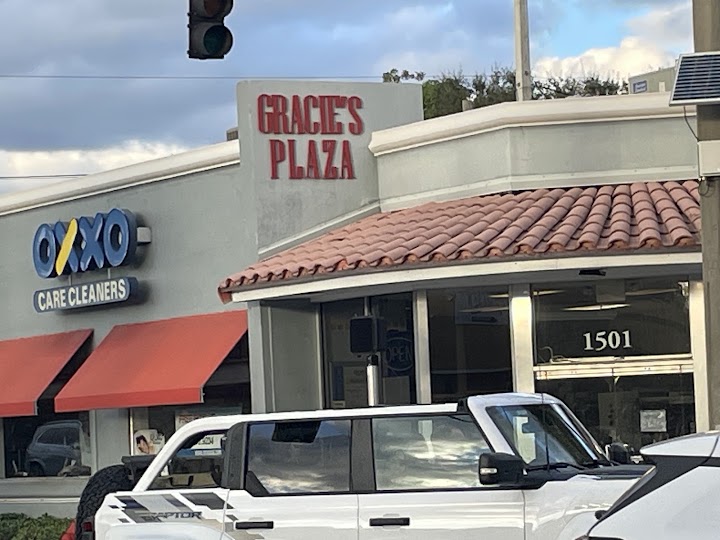 OXXO Cleaners that Care - Las Olas storefront photo from Google