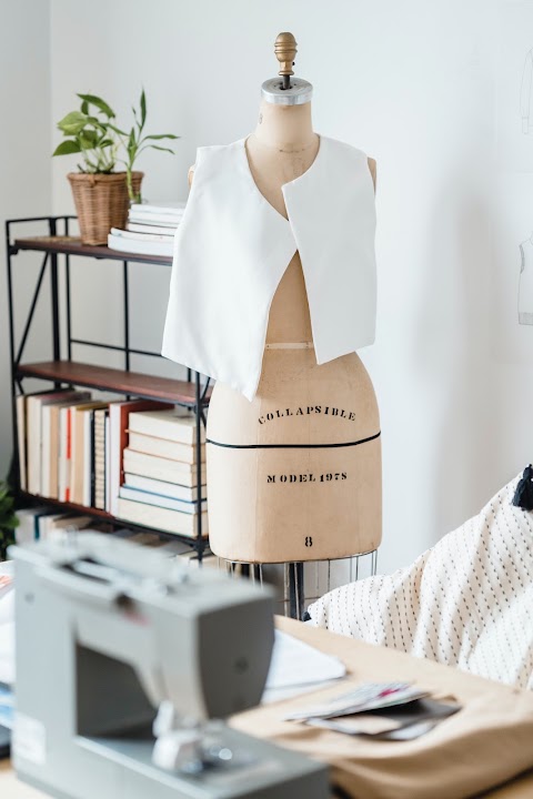 Your Neighborhood Seamstress storefront photo from Google