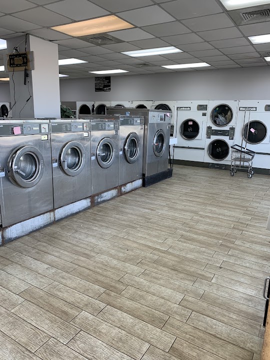 Lynn Haven Dry Cleaners storefront photo from Google