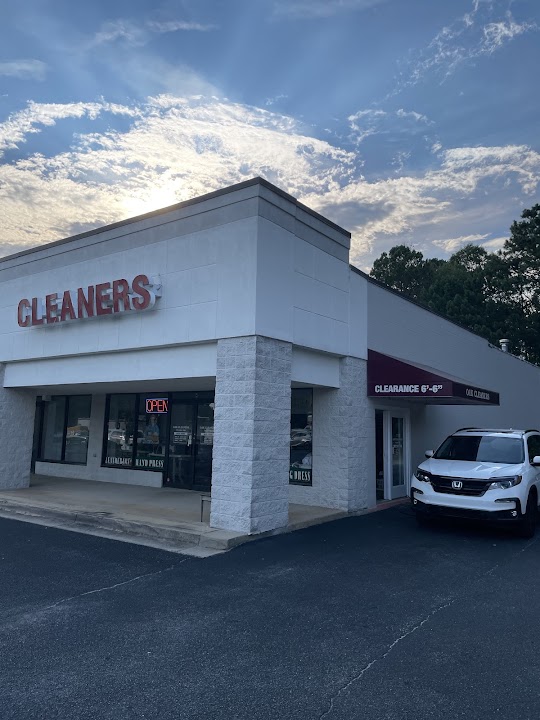 Oak Cleaners storefront photo from Google