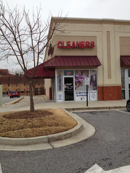 Mountain Park Cleaners storefront photo from Google