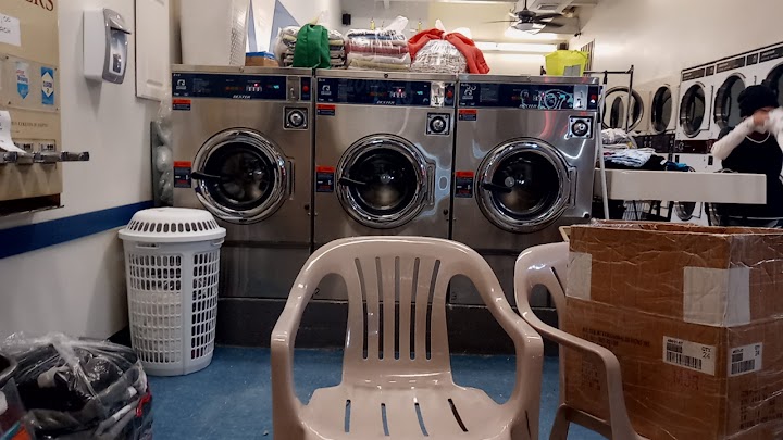 Laundry Palace & Dry Cleaners storefront photo from Google