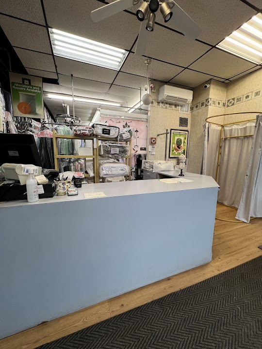 Stephen Thomas Cleaners storefront photo from Google
