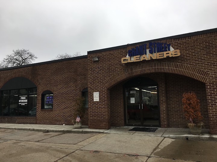 Grant Street Cleaners storefront photo from Google