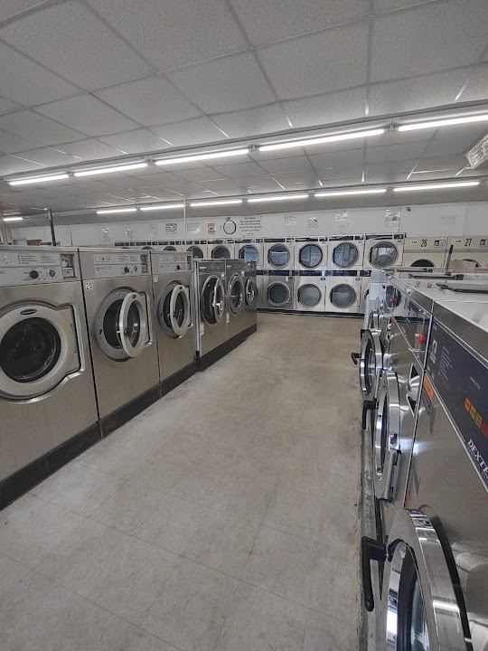 Mona's dryclean and Laundromat storefront photo from Google