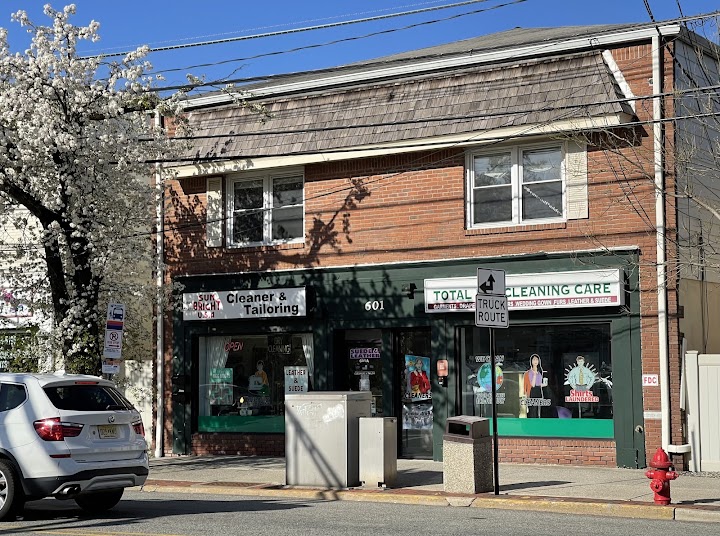 Sunbright Drycleaners storefront photo from Google