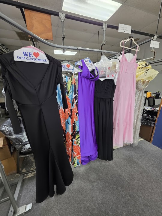 TnTee Dry Cleaners storefront photo from Google