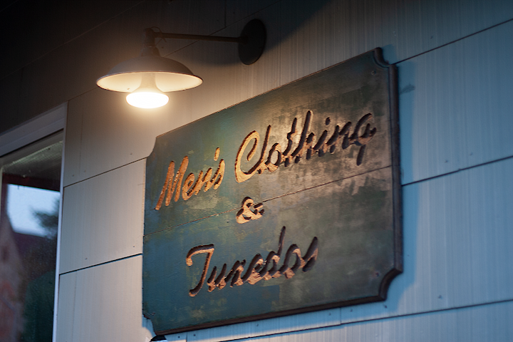 Azizi Custom Tailoring storefront photo from Google