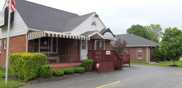 Hardee Brothers Dry Cleaners storefront photo from Google