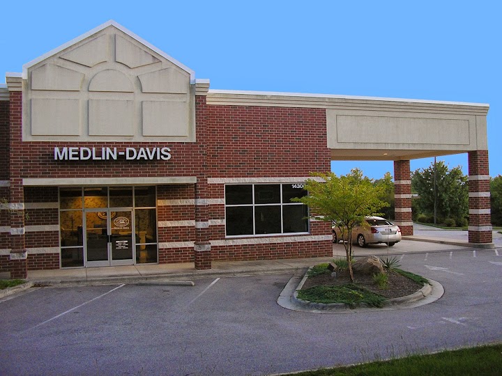 Medlin-Davis Cleaners storefront photo from Google