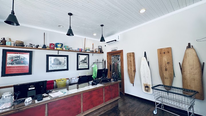 DeHoney’s Dry Cleaners storefront photo from Google