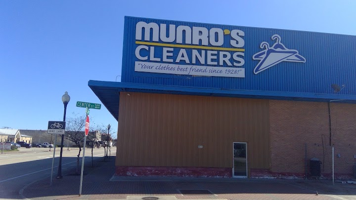 Munro's Dry Cleaning storefront photo from Google