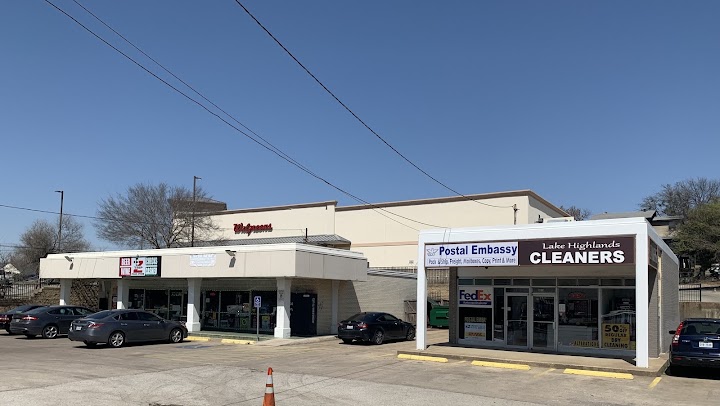 Lake Highlands Cleaners storefront photo from Google