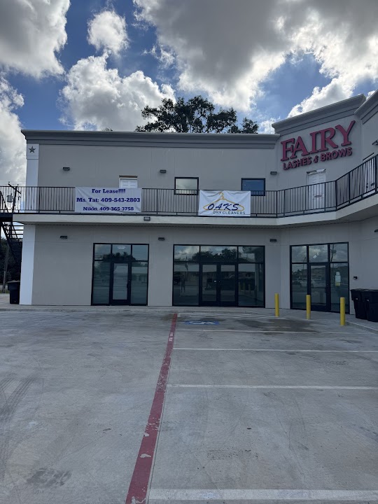 Oaks Dry Cleaners storefront photo from Google