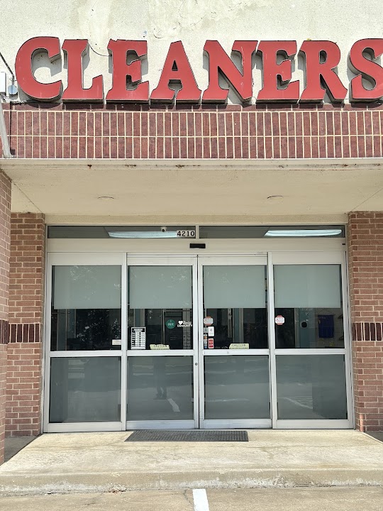 Lakeside Cleaners storefront photo from Google