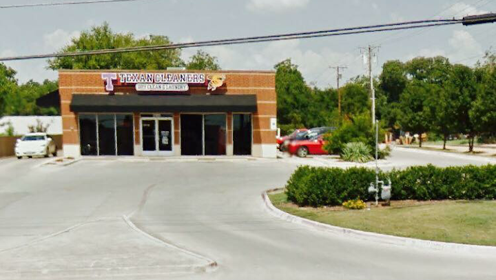 Texan Cleaners #dryclean #laundry #heavystratch #washandfold #comforter#blanket#suit#dress storefront photo from Google
