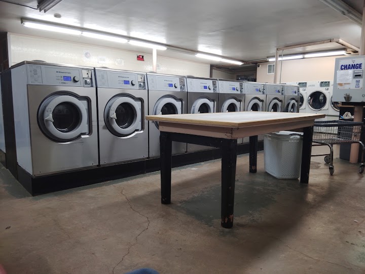 Dave's Econ-O-Wash & Dry Cleaning storefront photo from Google